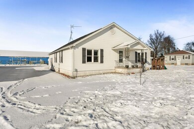 305 S Clymax St, Culver, IN 46511 - photo 2