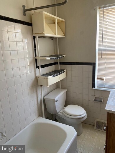 248 N Wycombe Ave, Lansdowne, PA 19050 - photo 6