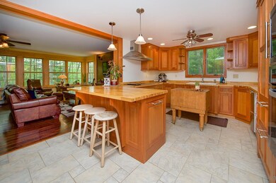 8 Colony Brook Ln, Derry, NH 03038 - photo 3