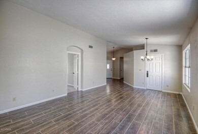 3402 E Woodland Dr Phoenix AZ-large-005-
