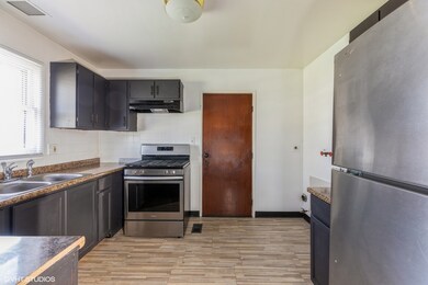 17621 Winston Dr, Country Club Hills, IL 60478 - photo 5