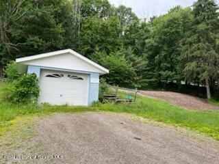 304 Hon Ln, Lake Winola, PA 18625 - photo 2