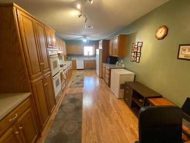 525 Jayhawk Ave, Hugoton, KS 67951 - photo 7