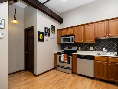 10 Beacon St unit 303, Woburn, MA 01801 - photo 4