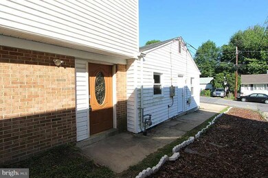 622 Elfin Ave, Capitol Heights, MD 20743 - photo 4