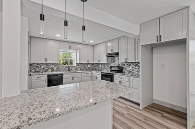 158 Lakeshore Dr, Runaway Bay, TX 76426 - photo 4