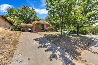 300 Myrtle Dr, Hurst, TX 76053 - photo 4