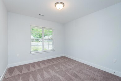 905 Alice Court-6