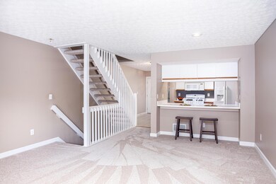 DiningRoom to Kitchen