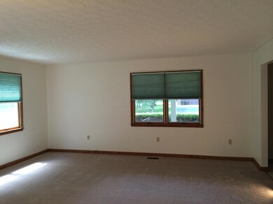 Pine_Meadow_Rd_Living_Room