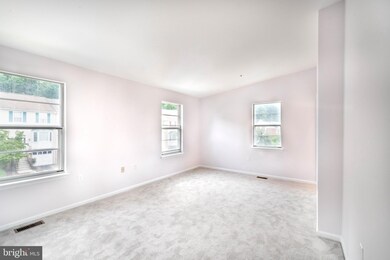 13024 Silver Maple Ct, Bowie, MD 20715 - photo 3