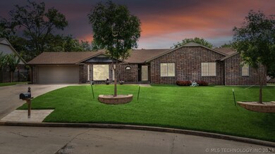 1132 N Faulkner Dr, Claremore, OK 74017 - photo 2