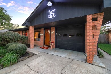 1019 W 31st St, Houston, TX 77018 - photo 2