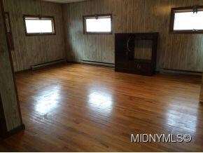 2nd flr MASTER SUITE!