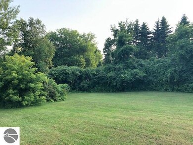 157 Mitchell Ct, Elk Rapids, MI 49629 - photo 2