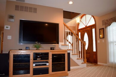 7409 Crabtree Dr, Louisville, KY 40228 - photo 5