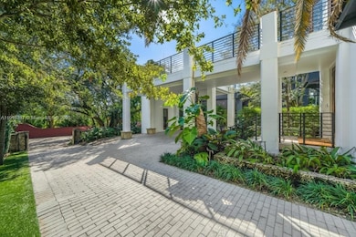 1621 S Bayshore Dr, Miami, FL 33133 - photo 3