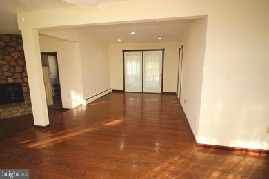 931 Rozel Ave, Southampton, PA 18966 - photo 4