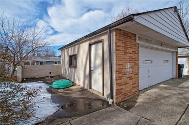 29527 Wood St, Wickliffe, OH 44092 - photo 4