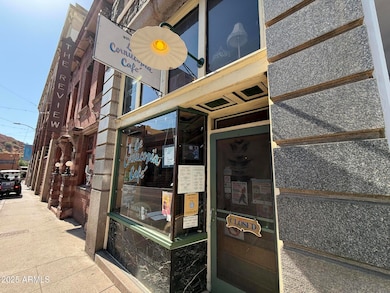 14 Main St