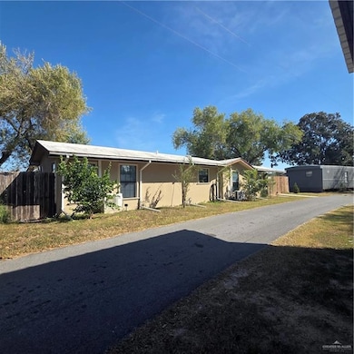 8238 Lago Vista Dr, Edcouch, TX 78538 - photo 3