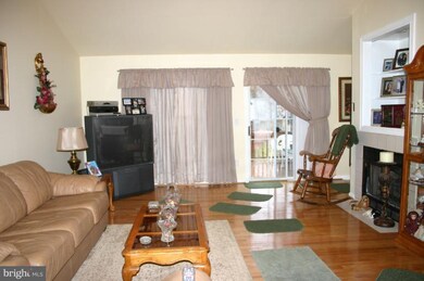 110 Butler Cir, Locust Grove, VA 22508 - photo 4