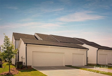 8128 Jacey Ln unit 18, Charlotte, NC 28269 - photo 6