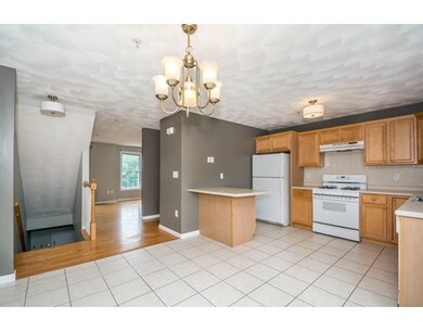 933 Varnum Ave unit 4, Lowell, MA 01854 - photo 3