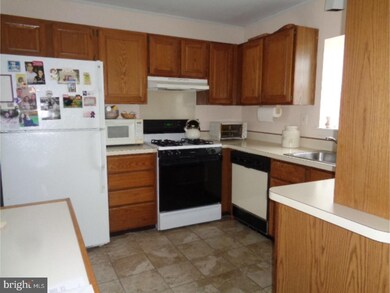 512 Waller Way, Norristown, PA 19403 - photo 3