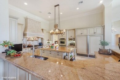 06_7387SedonaWay_177001_Kitchen_LowRes