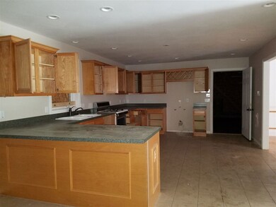 82 Hovey Rd, Londonderry, NH 03053 - photo 6