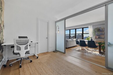 Executive Towers unit 14T, Bronx, NY 10451 - photo 4