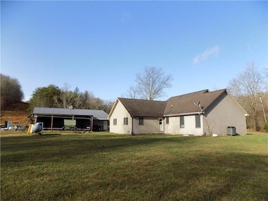 1175 S Wolfcreek Rd, Columbus, IN 47201 - photo 5