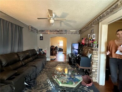 2618 Lyon St, Des Moines, IA 50317 - photo 2