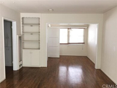 Middle 1 bed 1 bath unit 