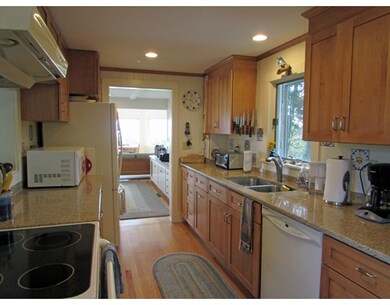 21 Noyes Ave unit Winter, Mattapoisett, MA 02739 - photo 3