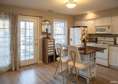 1323 S Cobble Creek Cir, Bloomington, IN 47401 - photo 7