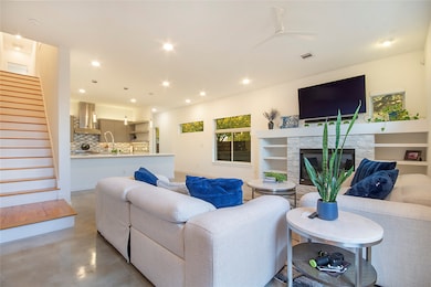 2210 Lola Ct, Dallas, TX 75206 - photo 3