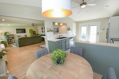 1211 S 19th St, Grand Forks, ND 58201 - photo 5