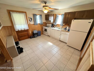 48 W 9th St, Jim Thorpe, PA 18229 - photo 3