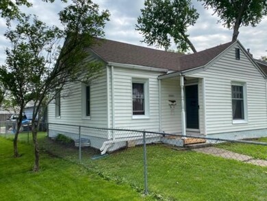 2061 Maple St, Des Moines, IA 50317 - photo 4