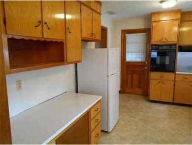 24 Cornish Dr, Westfield, MA 01085 - photo 5