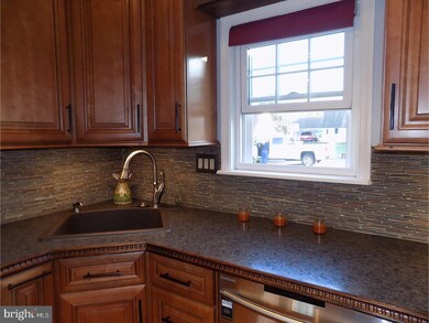 44 Autumn Ln, Levittown, PA 19055 - photo 4