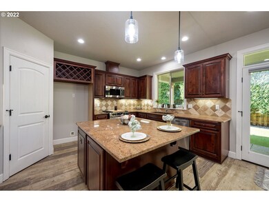 14677 SE Island Woods Ct, Clackamas, OR 97015 - photo 7