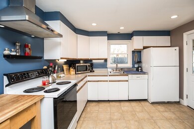 25 Sagamore Rd, Marblehead, MA 01945 - photo 3