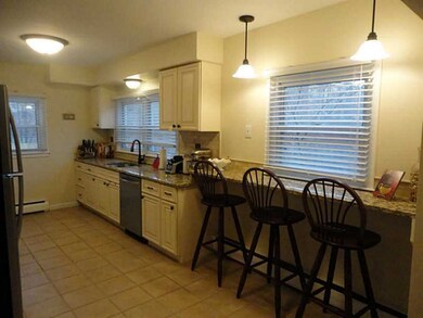 42 Redfern St, North Providence, RI 02911 - photo 4