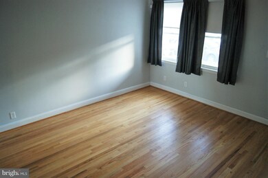 1080 Elm Rd, Halethorpe, MD 21227 - photo 5