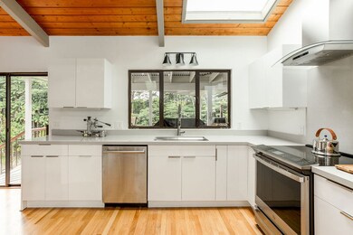 282 Kaiulani St, Hilo, HI 96720 - photo 6