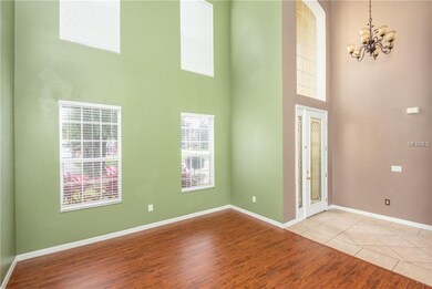 Formal Living room/Entry