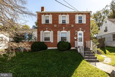 326 N Massanutten St, Strasburg, VA 22657 - photo 2